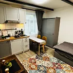 Urban Wolfie With Free Parking & Own Bicycle Апартаменти Рига