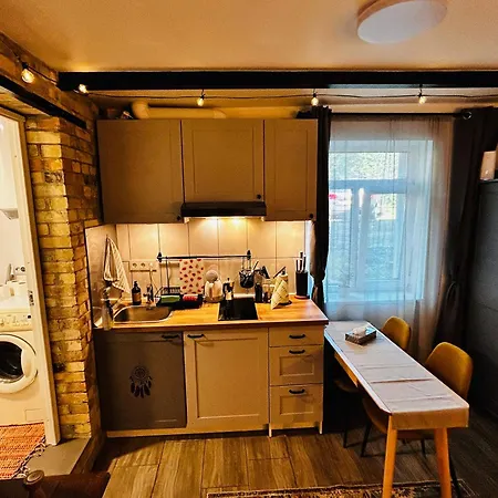 Romantic Hideaway Studio Next To Agenskalns Market & Free Parking Апартаменти *